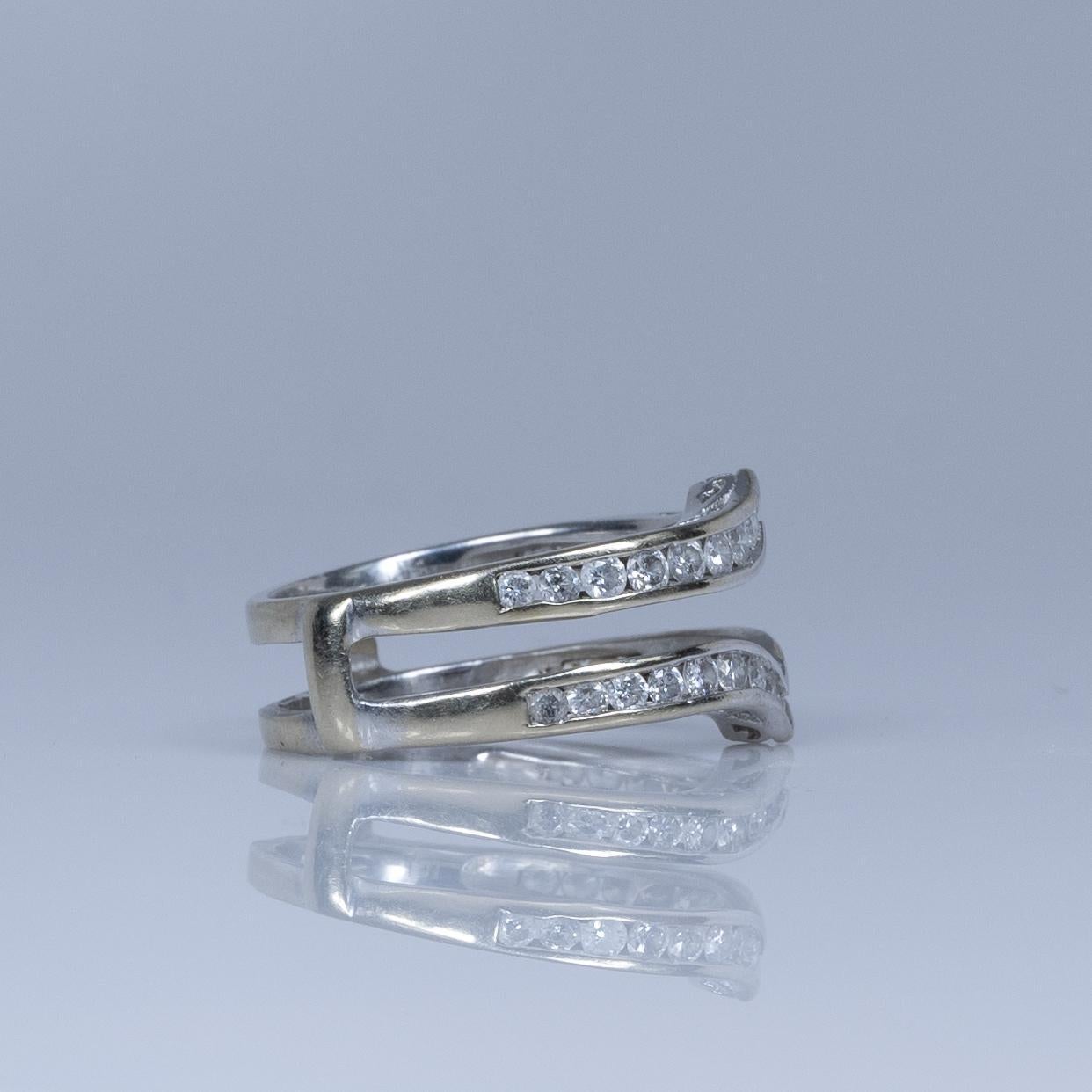 14 Karat Weißgold Ringschutz mit 1,01 Karat Diamant-Akzenten (Brillantschliff)