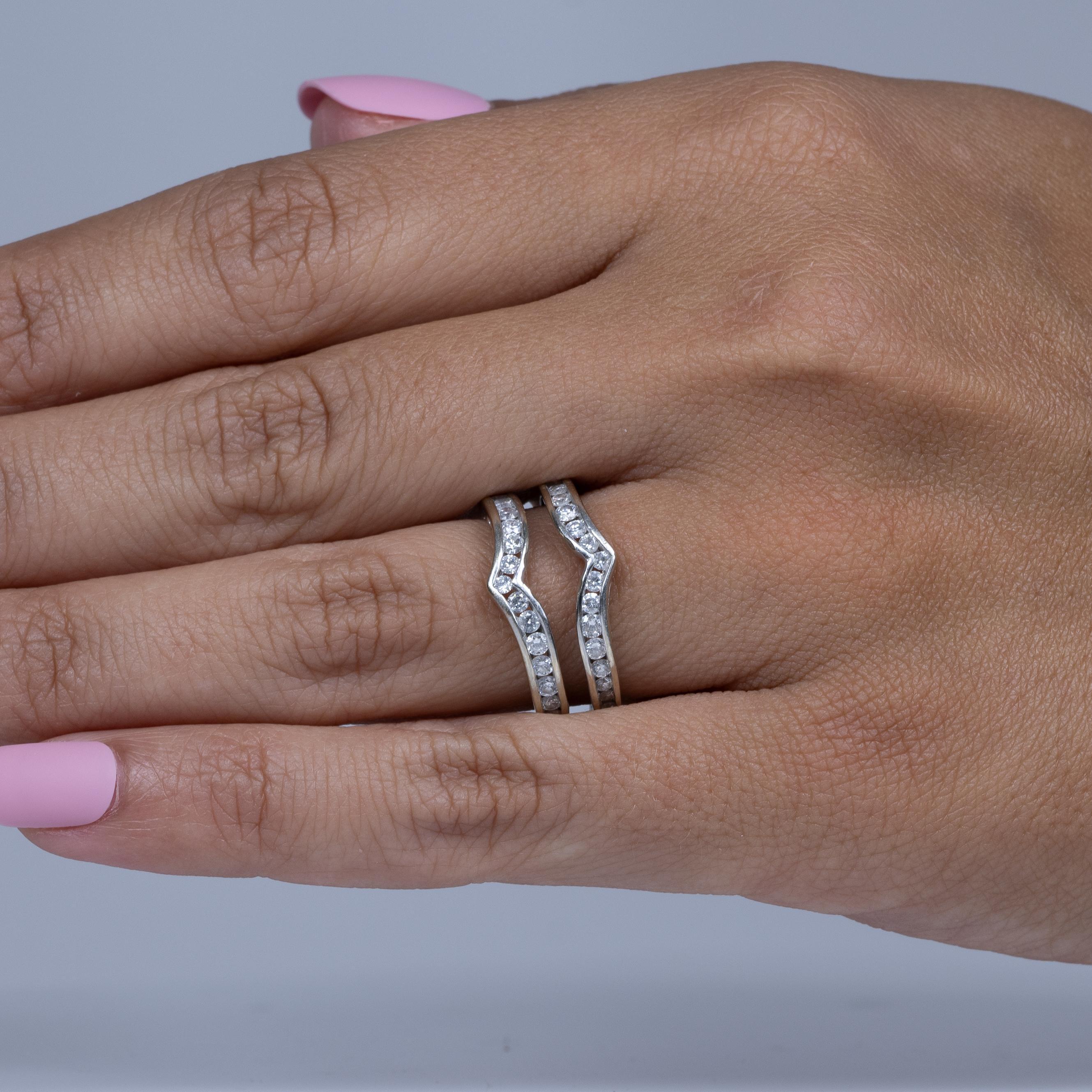 14 Karat Weißgold Ringschutz mit 1,01 Karat Diamant-Akzenten 1