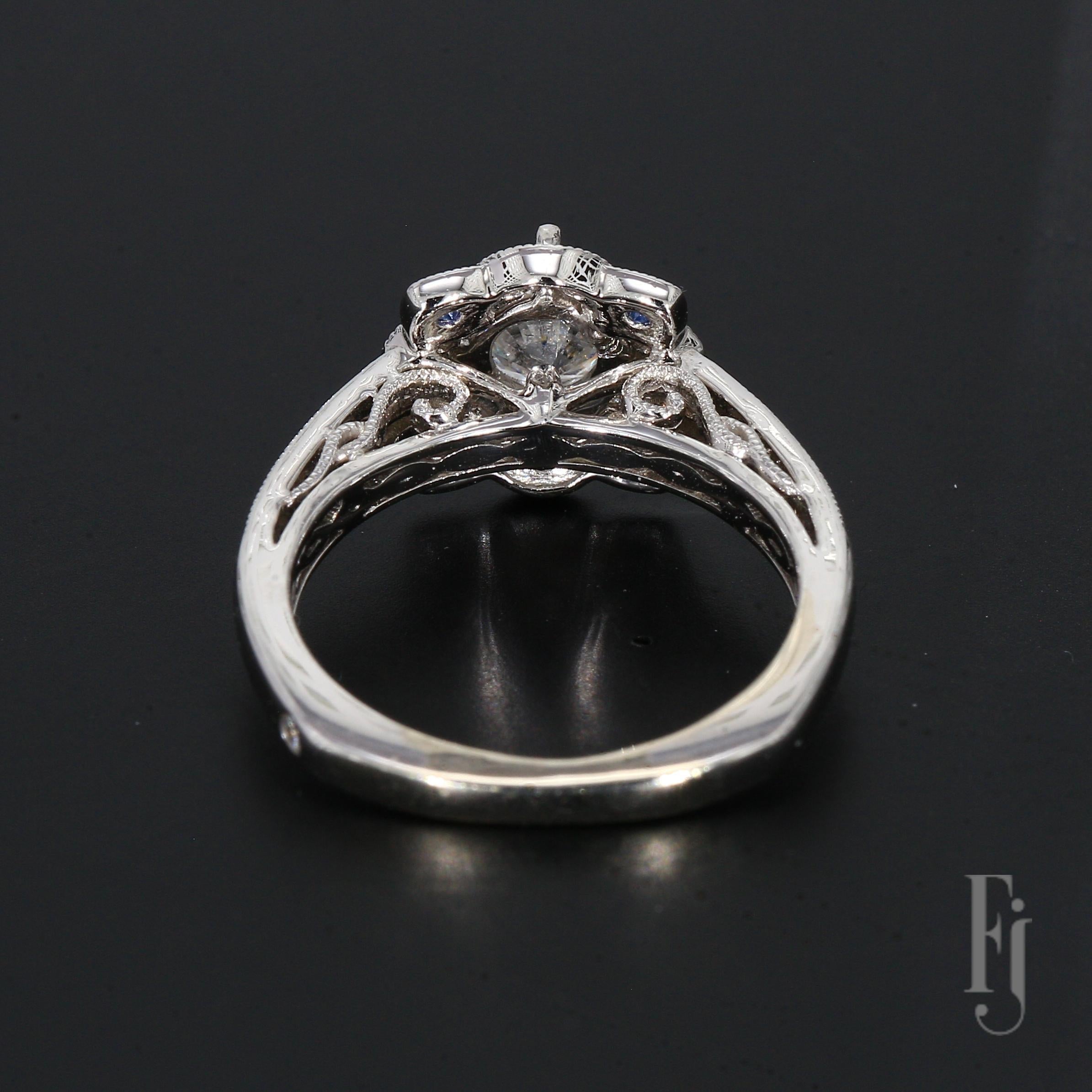 14k White Gold Ring Mounting with a 6.1mm Size Center Stone - Size 5.75 (Rundschliff) im Angebot