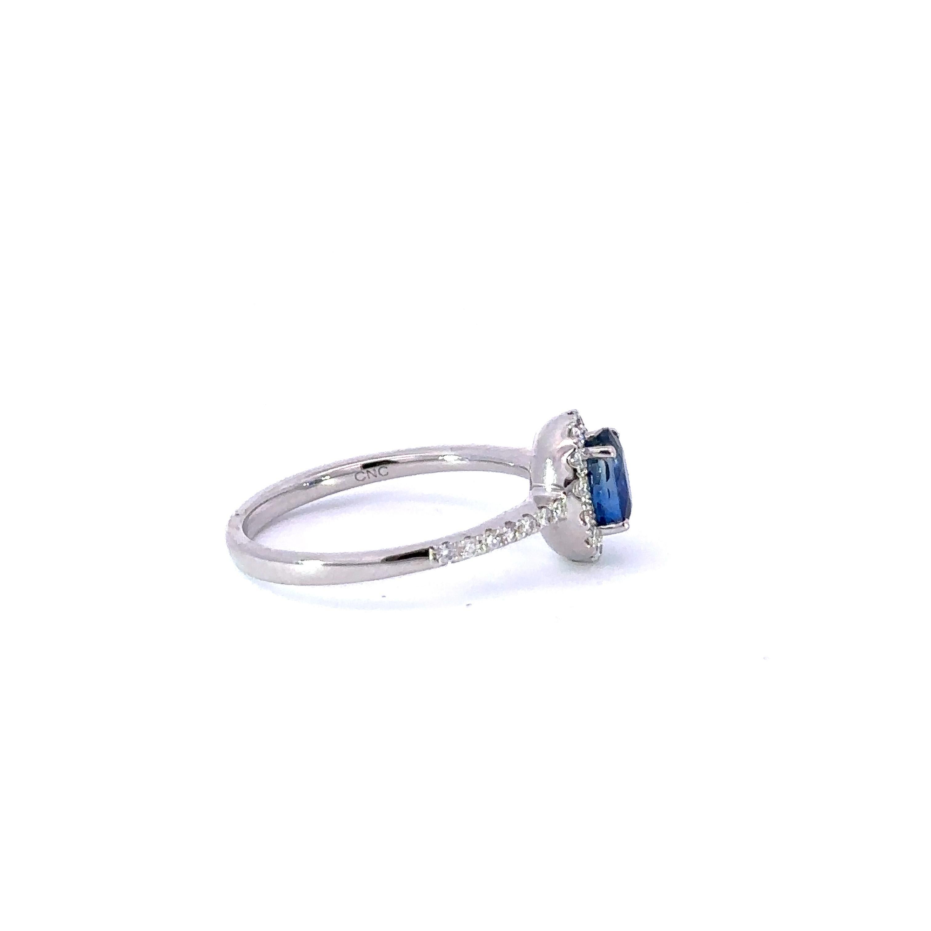 14K Weißgold Ring Oval Saphir W/Micro Pave im Zustand „Hervorragend“ in Great Neck Plaza, NY
