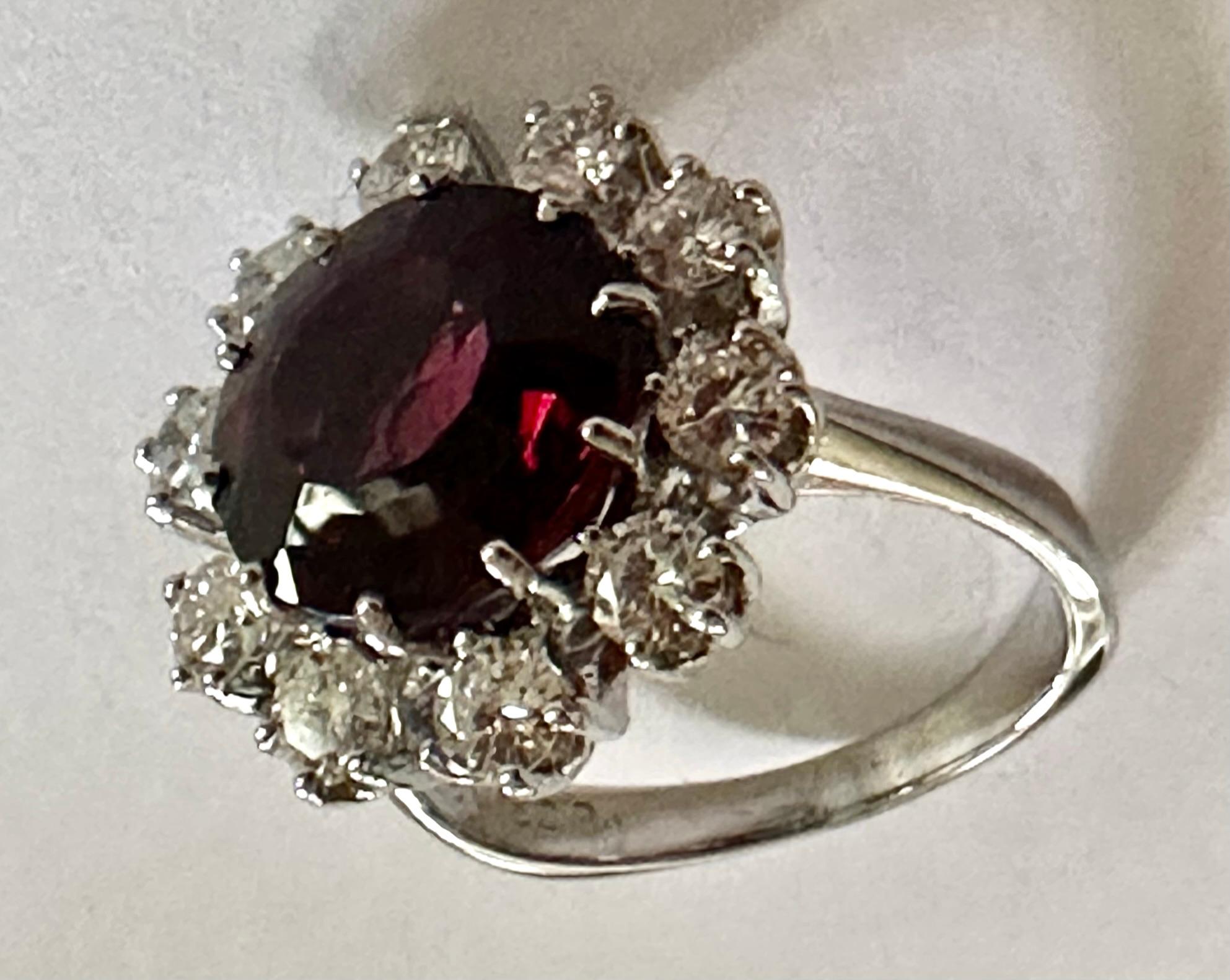 Anello in oro bianco 14k, rodolite: 8,08 carati e 10 diamanti da 1,23 carati in vendita 5