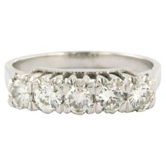 14k white gold ring set with diamonds 