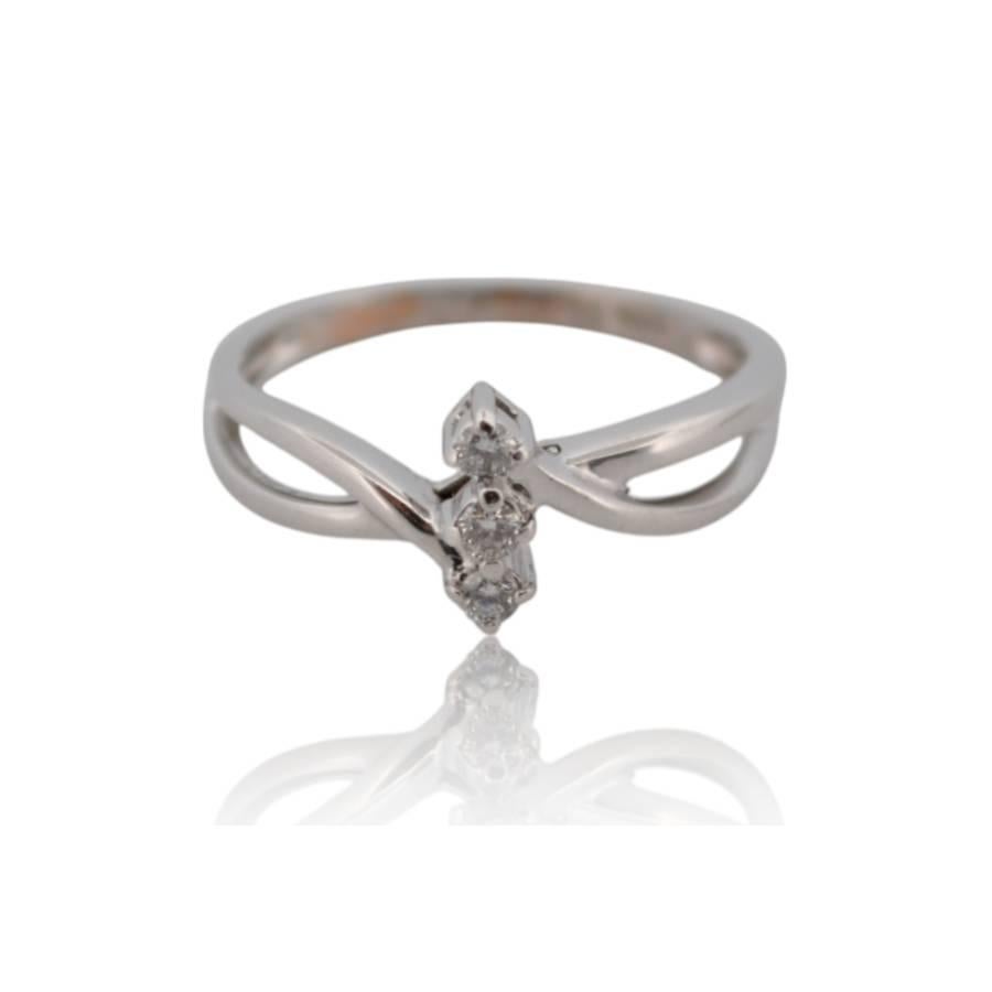 Anillo de oro blanco de 14 quilates con diamantes en Excelente estado para la venta en București, București