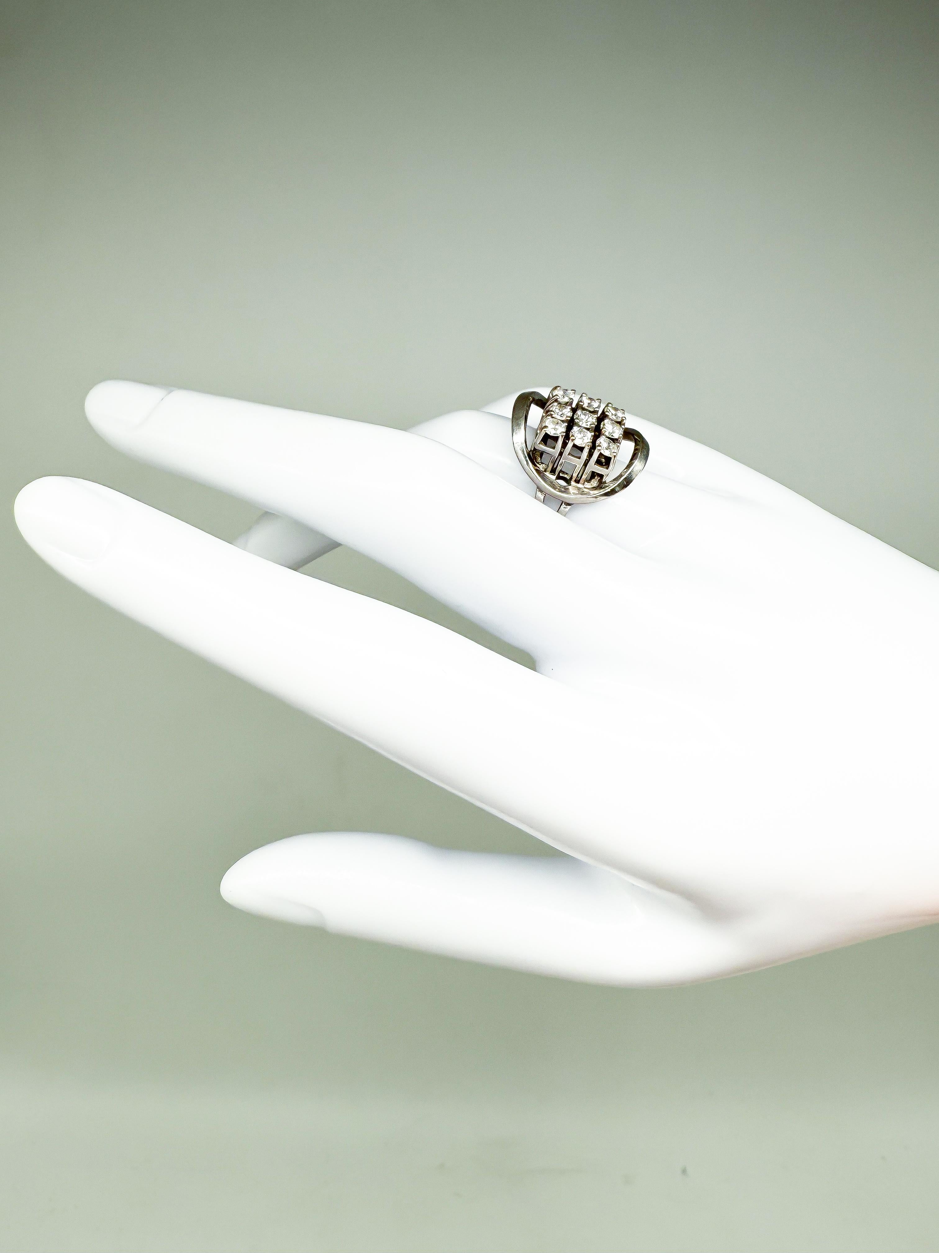 14 Karat Weißgold Ring mit Diamanten im Zustand „Gut“ im Angebot in Berlin, DE