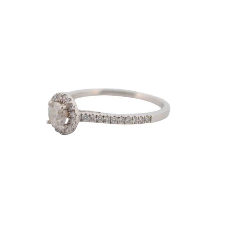 14 Karat Weißgold Ring mit natürlichen Diamanten (Brillantschliff) im Angebot