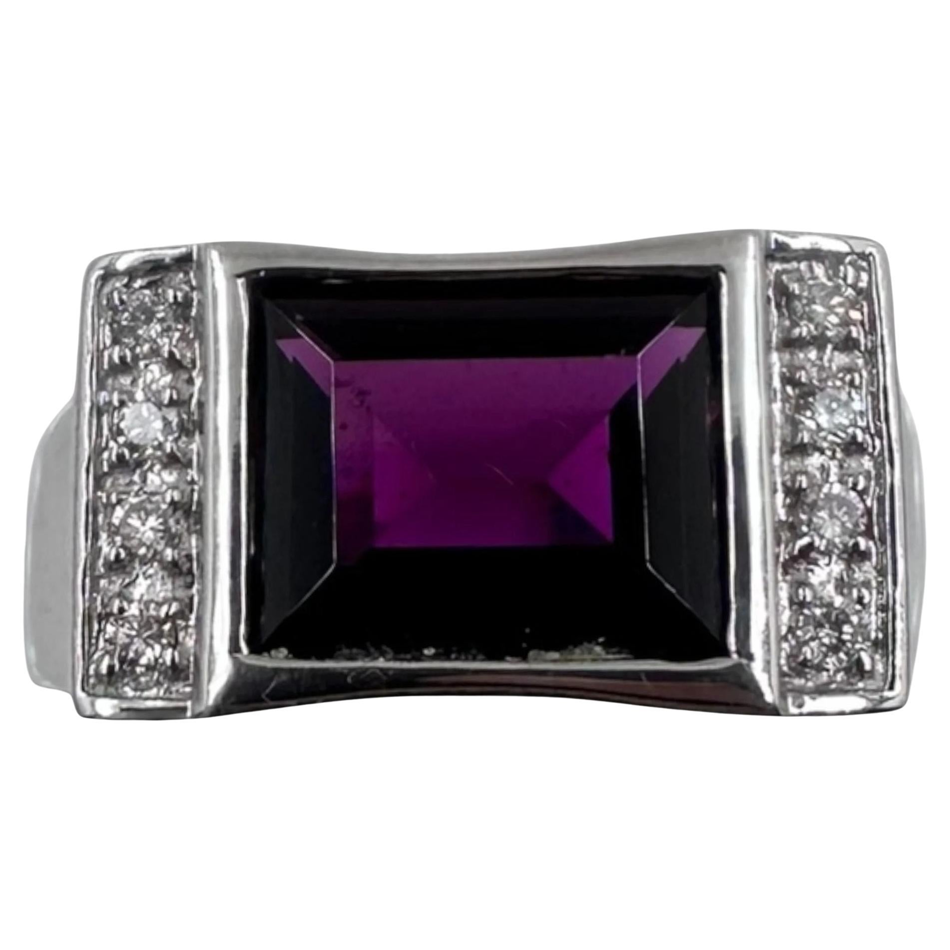 14K White Gold Ring with Rhodolite Garnet and Diamonds. (Size 9.00) For Sale