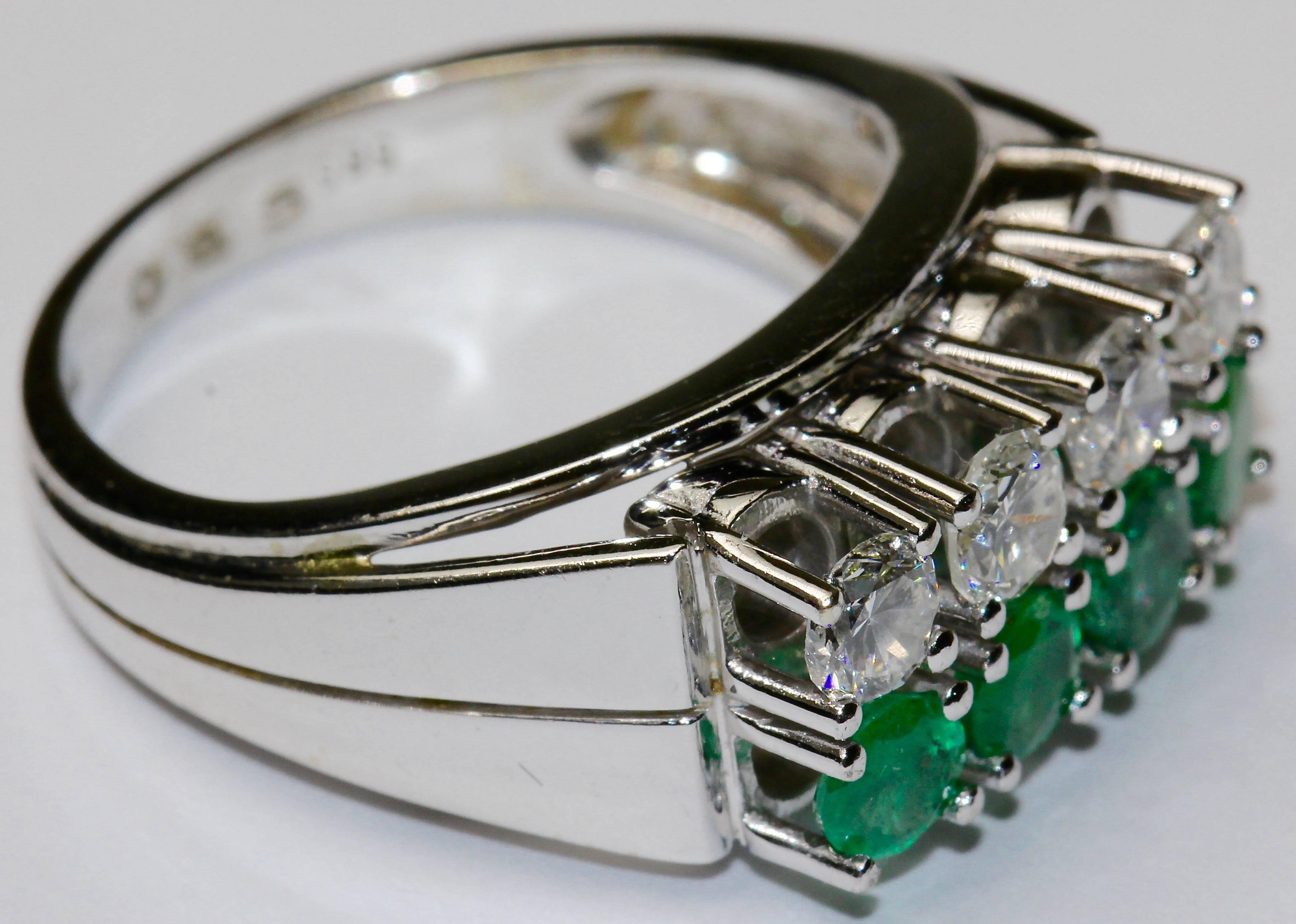 Women's 14K white gold ring with round diamonds and emeralds For Sale