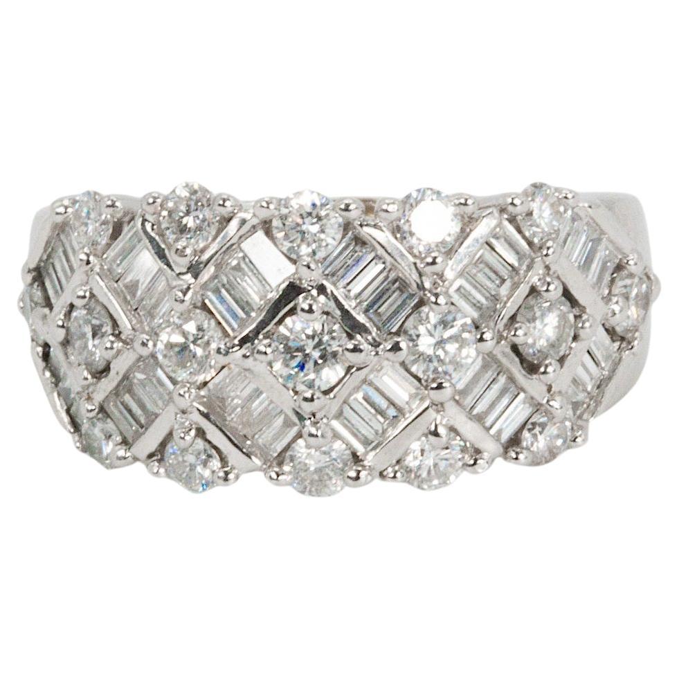 Fascia di diamanti tondi e baguette da 3 CTW in oro bianco 14K