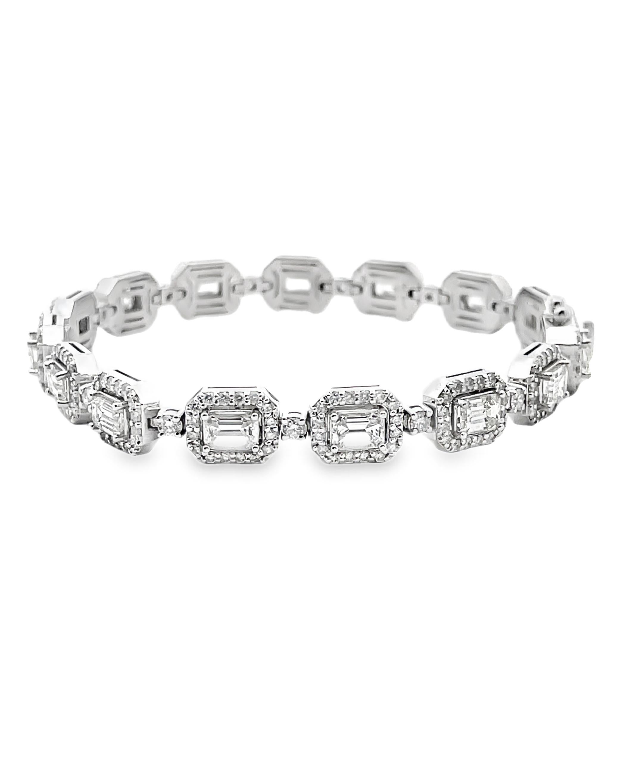 Contemporary Emerald Cut Diamond Tennis Bracelet in 14K White Gold with Round Diamonds For Sale