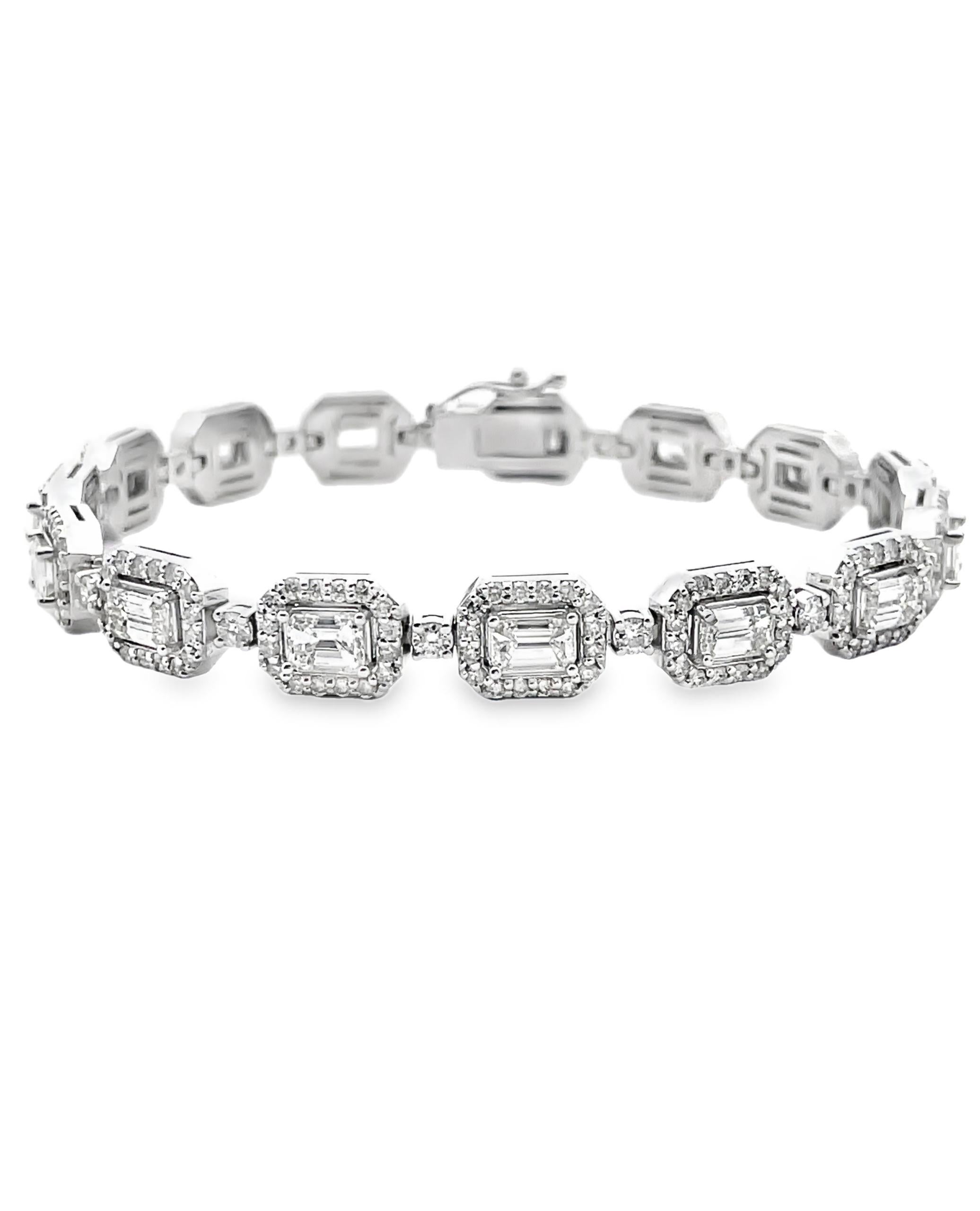 Tennisarmband aus 14 Karat Weißgold mit runden Diamanten im Smaragdschliff