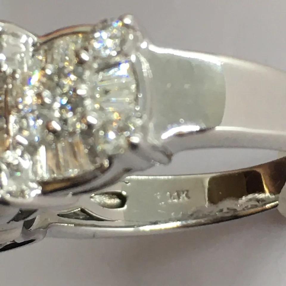 14 Karat Weißgold Runder Baguette-Diamant 2 Karat Gesamt Diamant Vintage Statement-Ring Damen im Angebot