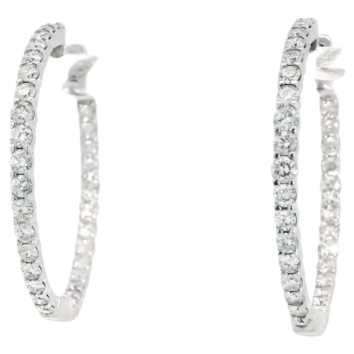 14k Weißgold runder Brillant 2,1ctw Diamant gesetzt innen heraus Reif Ohrringe im Angebot