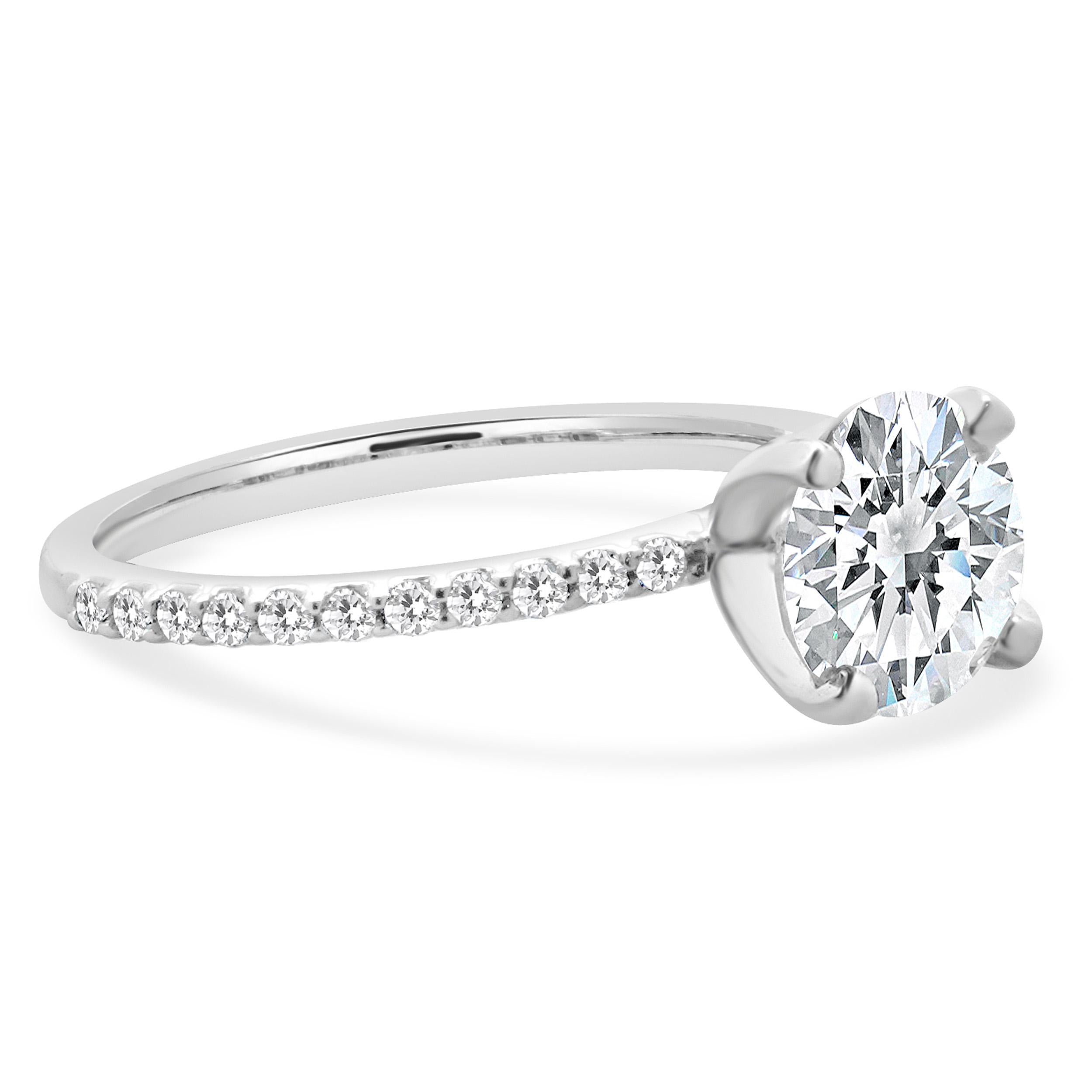 Taglio rotondo Anello di fidanzamento con diamante taglio Brilliante rotondo in oro bianco 14K in vendita