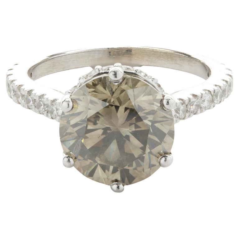 14k White Gold Round Brilliant Diamond Engagement Ring For Sale at 1stDibs