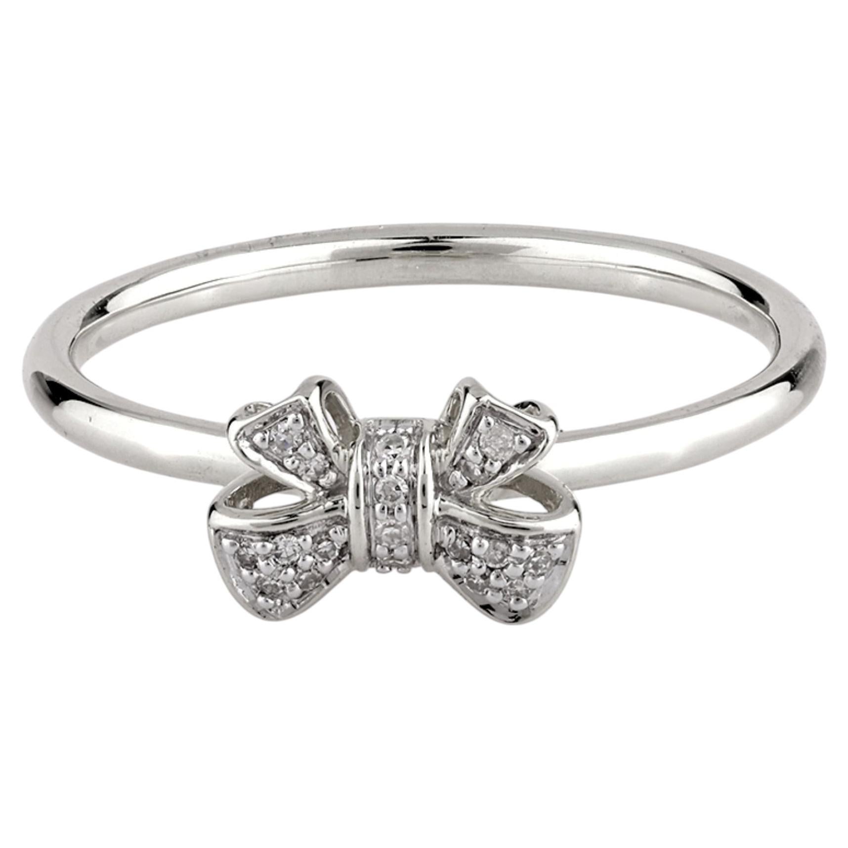 Bague empilable en or blanc 14K à motif de nœud et diamants taillés en rond