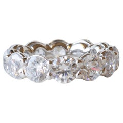 14k White Gold Round Cut Diamond Eternity Band