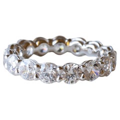 14k White Gold Round Cut Diamond Eternity Band