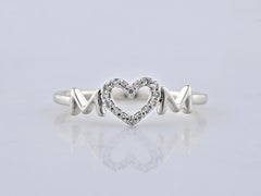 14K Weißgold Rundschliff Diamant Herz "MOM" Script Ring