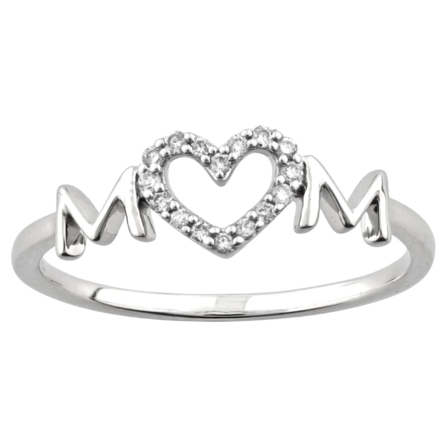 14K White Gold Round Cut Diamond Heart "MOM" Script Ring