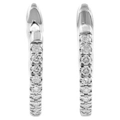 Pendientes de aro tipo «huggie» de oro blanco de 14 quilates con diamantes de talla redonda