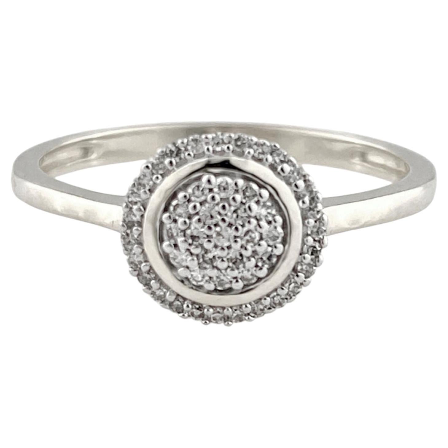 14K Weißgold Rundschliff Diamant Pave Disc Halo Ring im Angebot