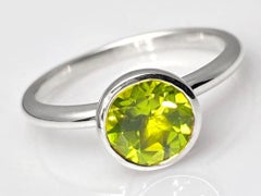14K White Gold Round Cut Peridot Bezel-Set Solitaire Ring