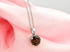 Collana con ciondolo solitario in oro bianco 14 carati con quarzo fumé a taglio rotondo