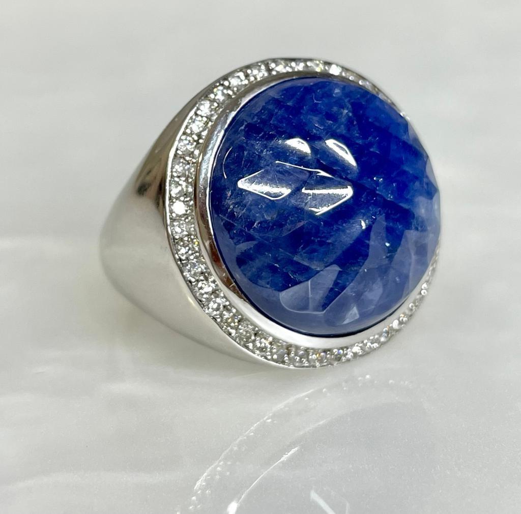 14K White Gold Round Cut Blue Sapphire Diamond Ring In New Condition For Sale In Great Neck, NY
