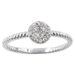 Ring aus 14-karätigem Weißgold mit runden Diamanten im Cluster-Design und Seilprofil