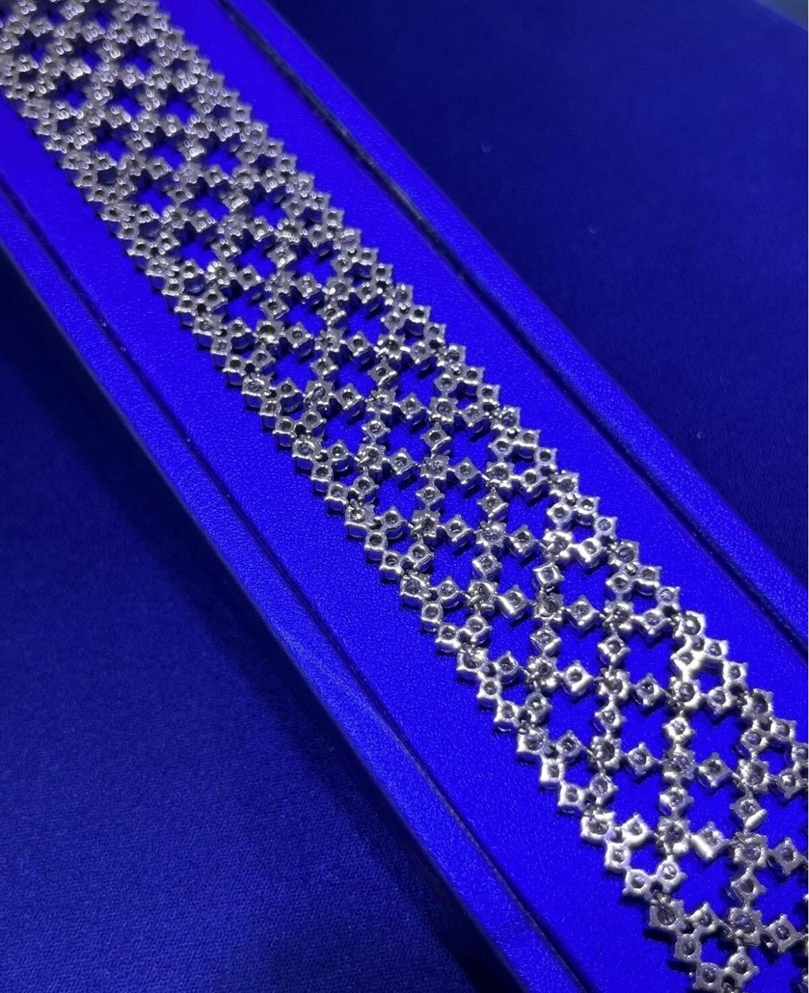 Bracelet à mailles larges en or blanc 14k avec diamants ronds 25.15 CT en vente 6