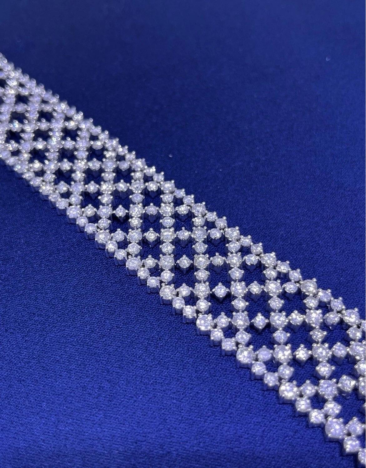 Bracelet à mailles larges en or blanc 14k avec diamants ronds 25.15 CT Pour femmes en vente