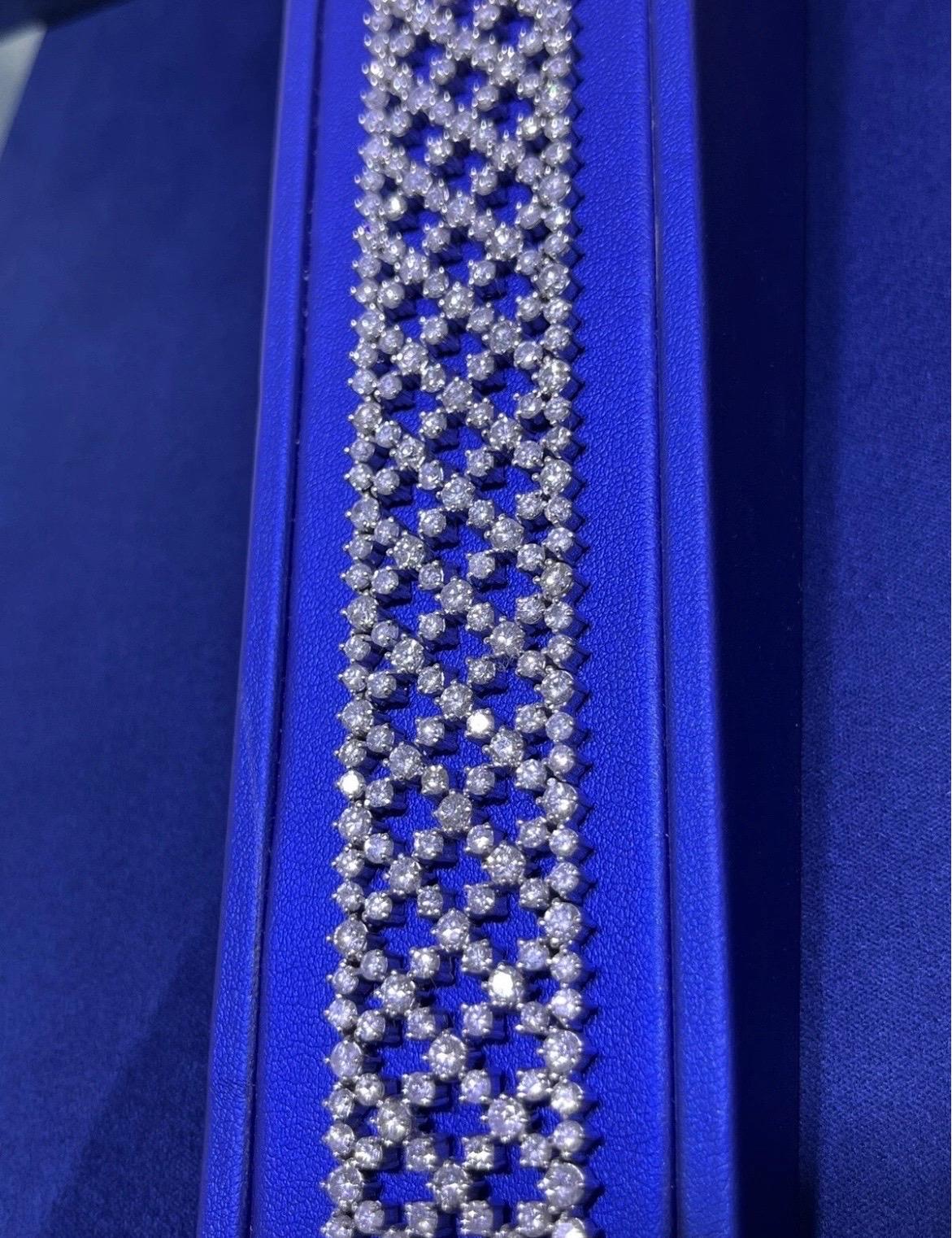 Bracelet à mailles larges en or blanc 14k avec diamants ronds 25.15 CT en vente 4
