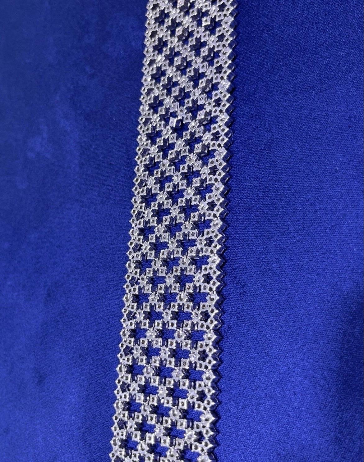Bracciale in oro bianco 14k con diamanti rotondi a maglie larghe e aperte A Link 30,26 CT in vendita 10