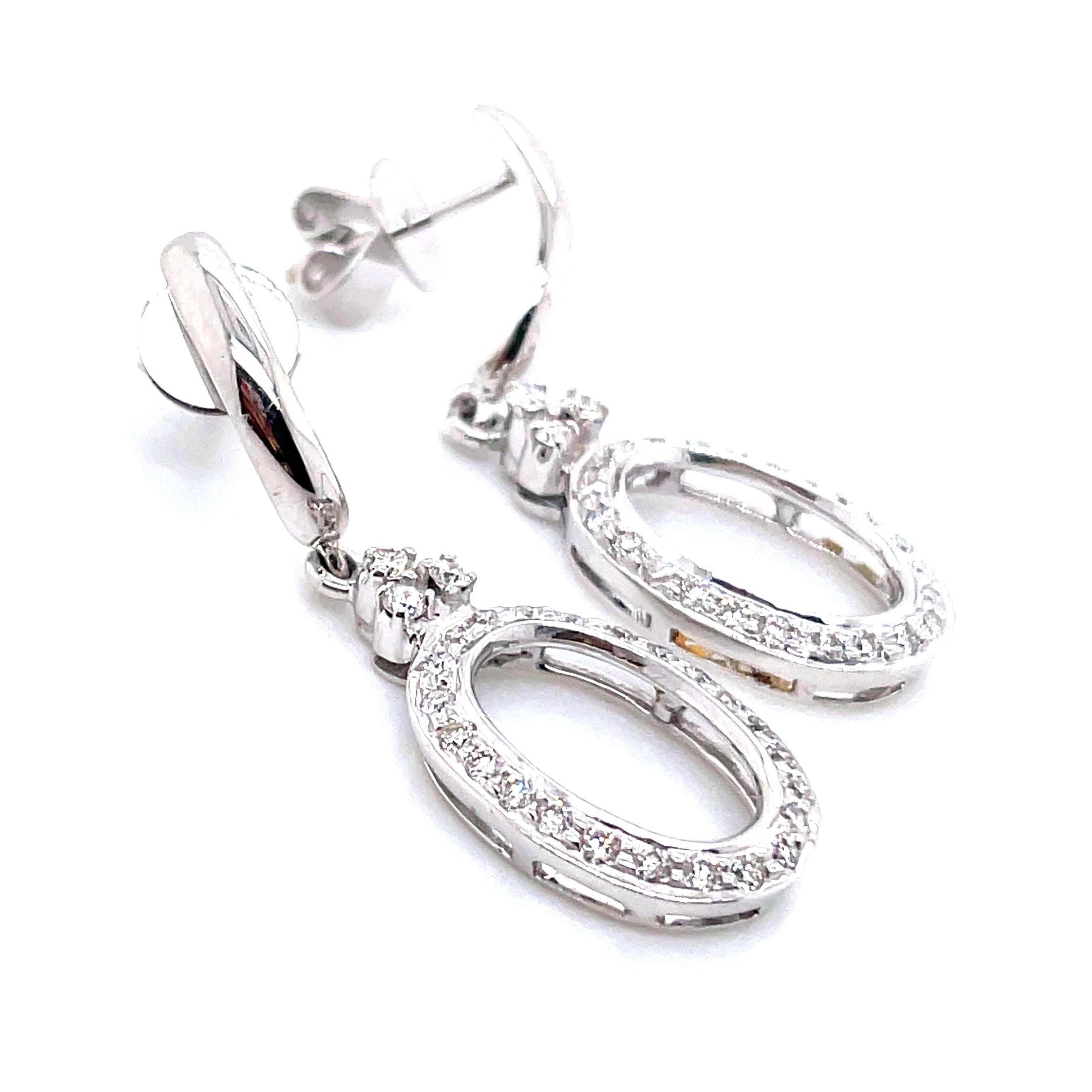14k White Gold Round Diamond Oval Dangle Earrings In New Condition For Sale In Hong Kong, HK