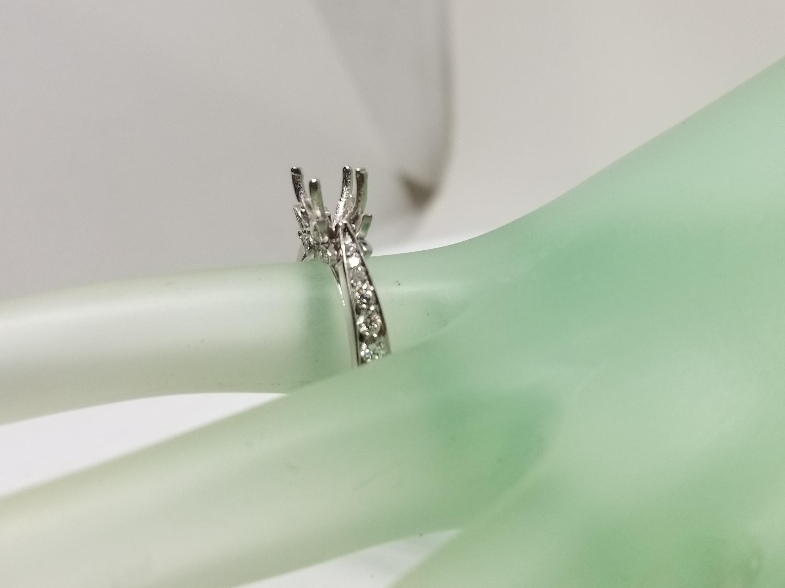 14 Karat White Gold Round Diamond Ring Semi Mount For Sale 2