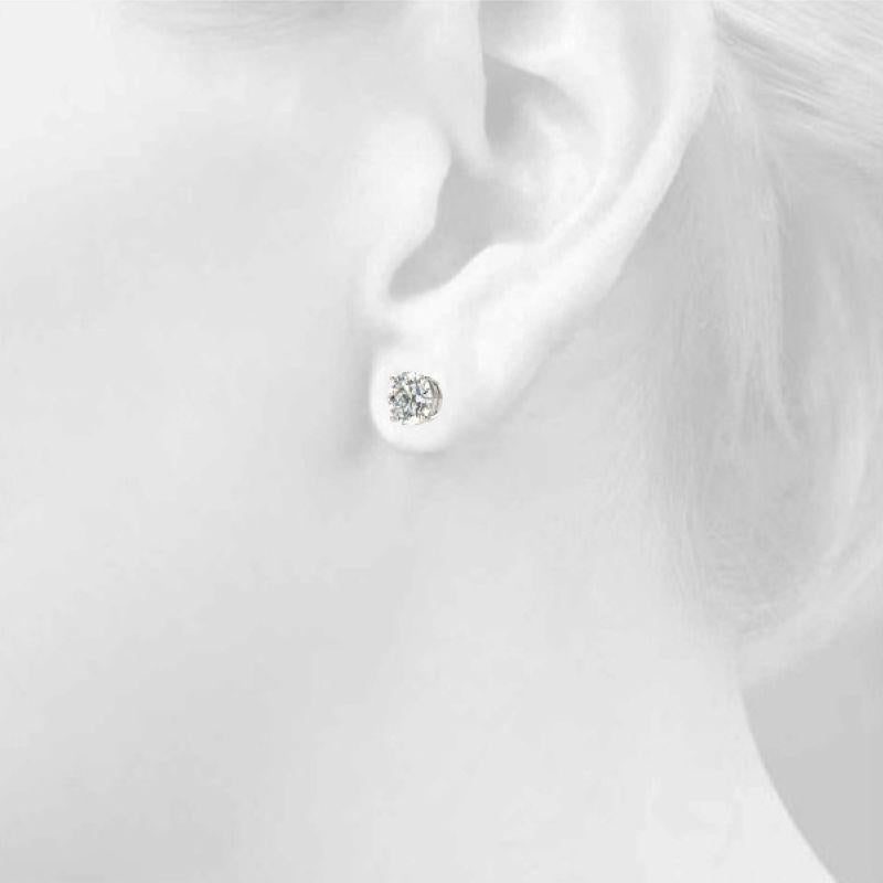 14K Weißgold Runde Diamant-Ohrstecker, 0,24 Karat SI2 H-I (Rundschliff) im Angebot