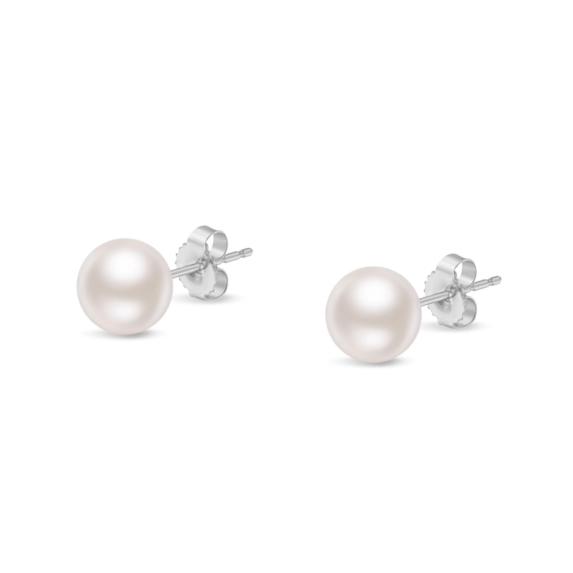 14K White Gold Round Freshwater Akoya Cultured Pearl Stud Earrings AAA+ Quality In New Condition In New York, NY