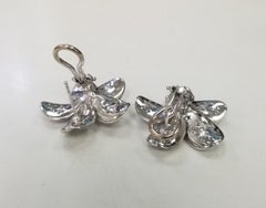 14k Weißgold Rubin- und Diamant-Blumen-Ohrringe 1 Zoll in Größe