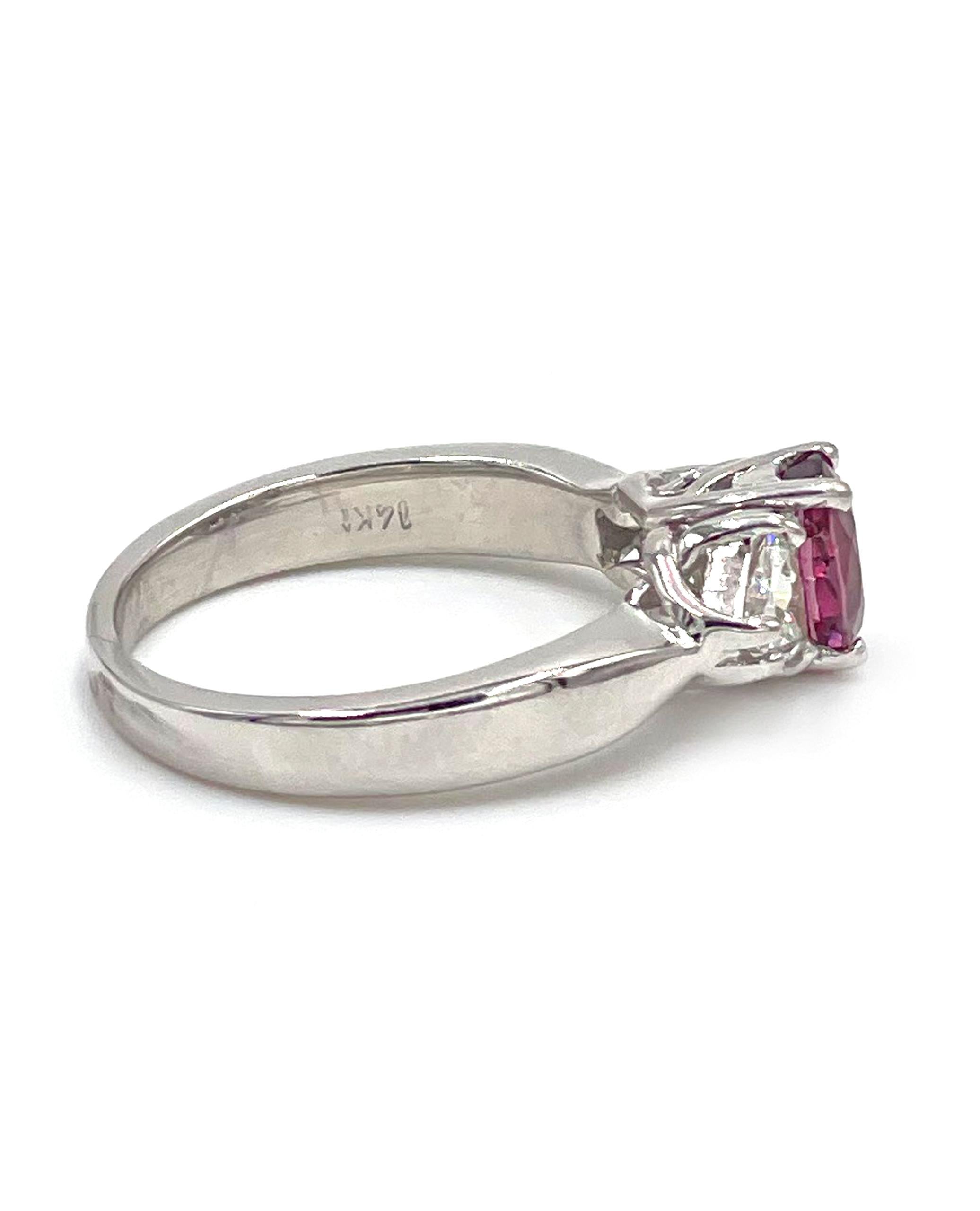 14K White Gold Three Stone Ring with Ruby and Diamonds In New Condition For Sale In Old Tappan, NJ
