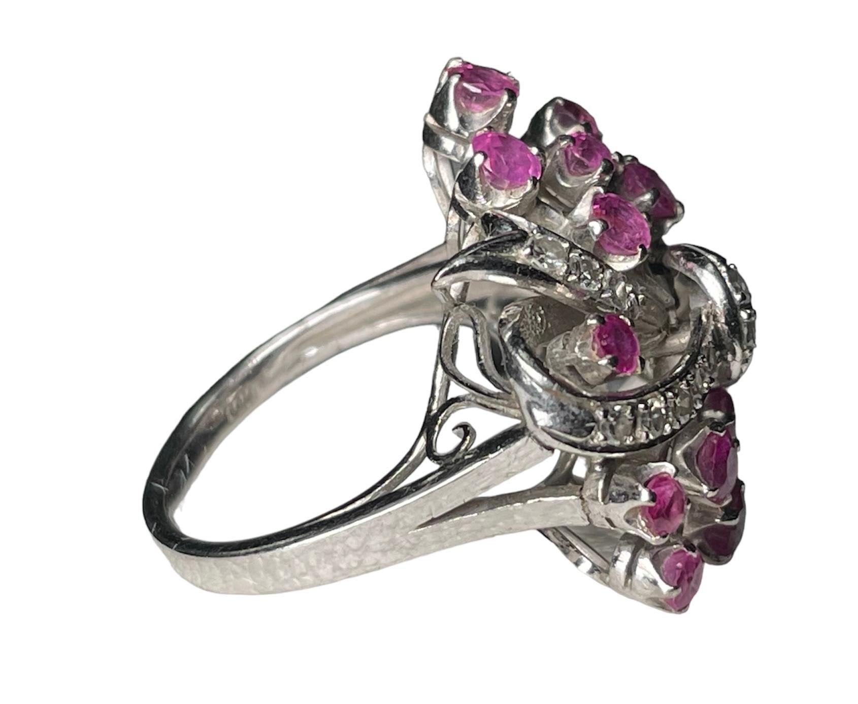 14k White Gold Ruby Cocktail Ring In Good Condition For Sale In Guaynabo, PR