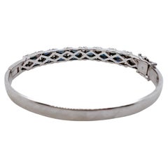 Brazalete de oro blanco de 14k con zafiro y diamantes