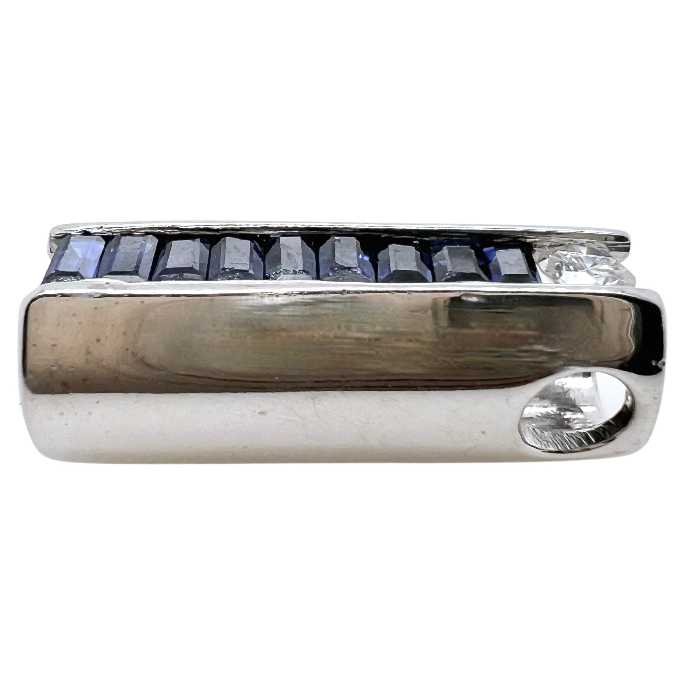 Contemporaneo Ciondolo a barile con zaffiro e diamante in oro bianco 14k in vendita