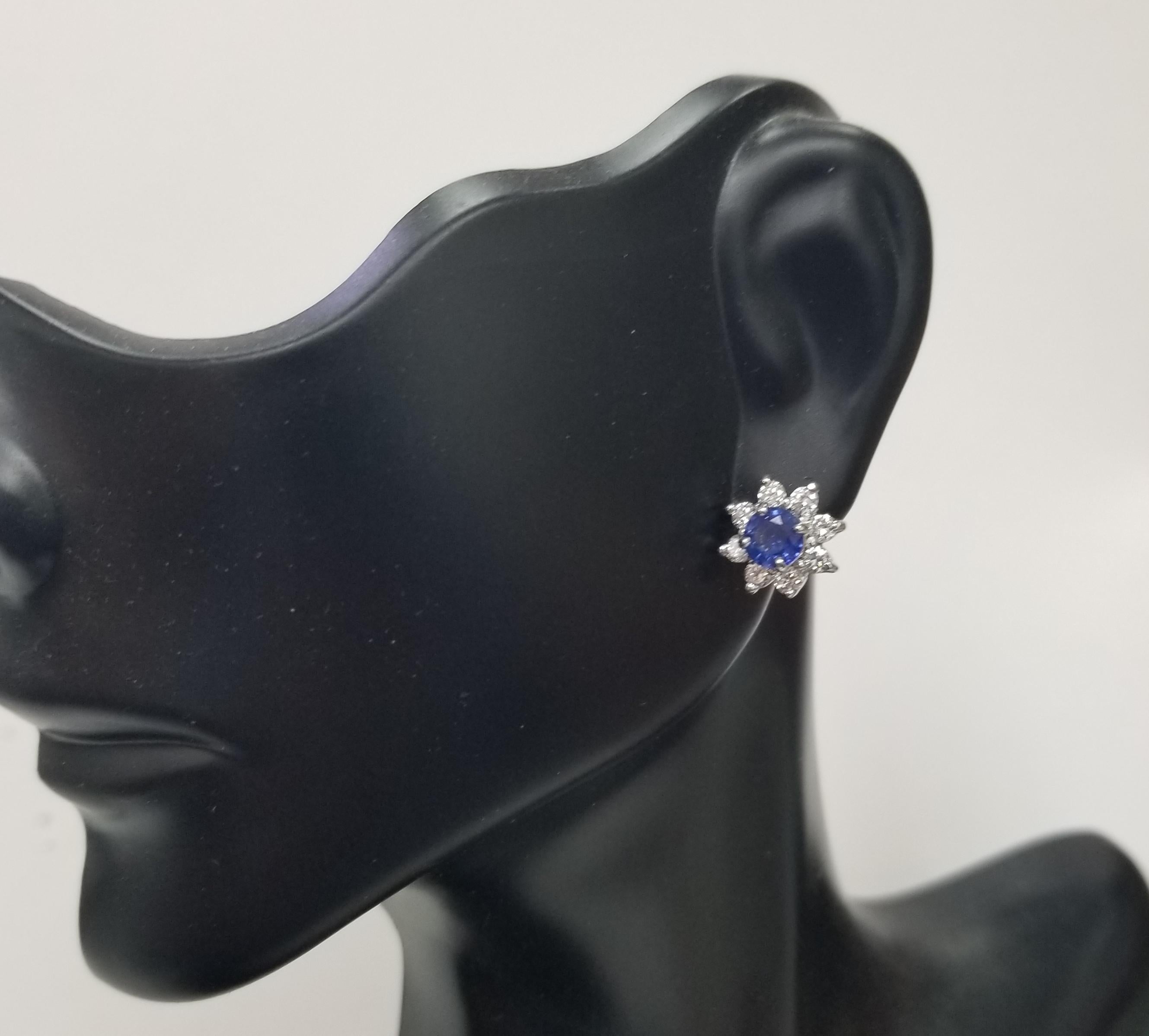 14k White Gold Sapphire and Diamond Cluster Earrings In New Condition For Sale In Los Angeles, CA