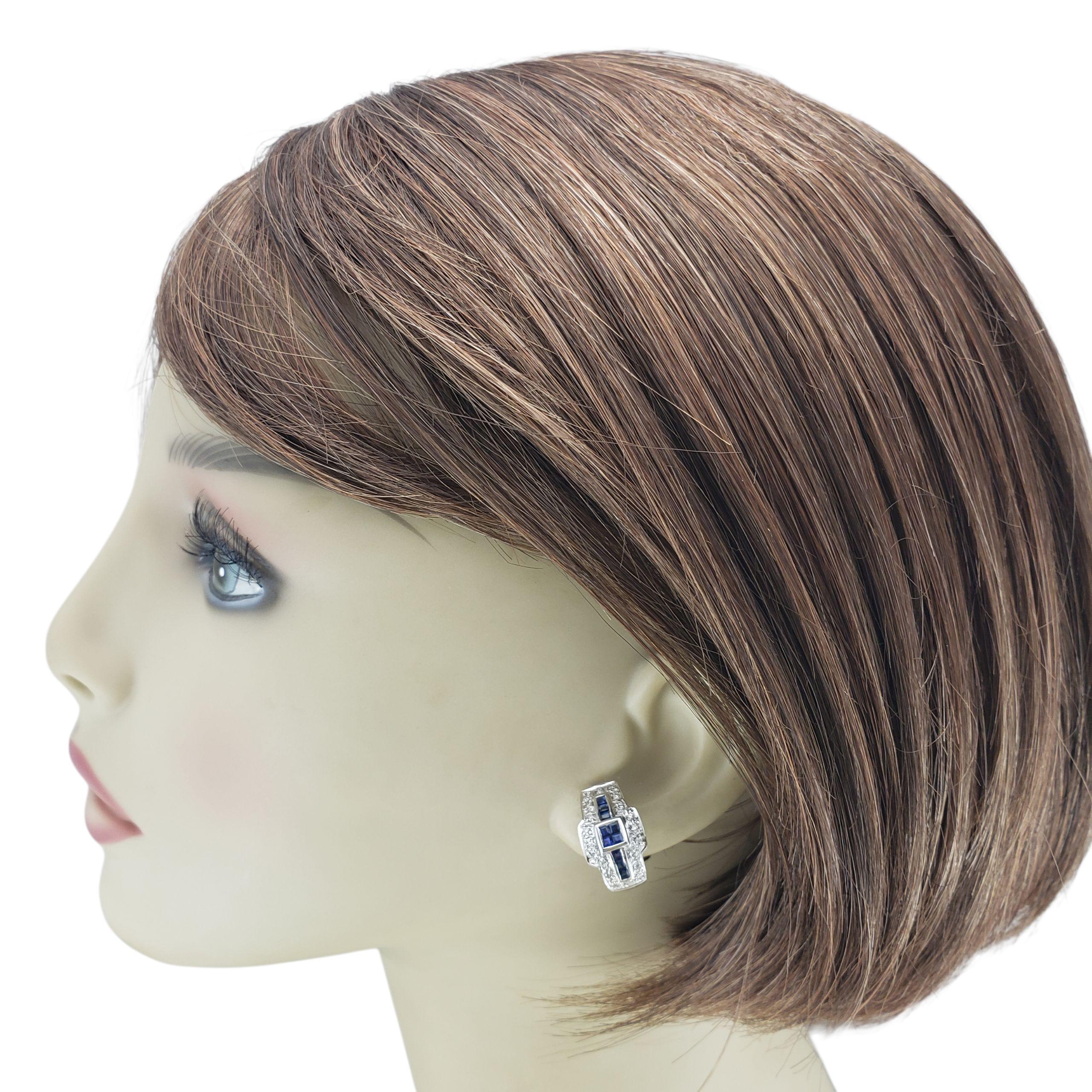 Boucles d'oreilles en or blanc 14K avec saphir et diamant en forme de dos d'oméga  #23346 en vente 2