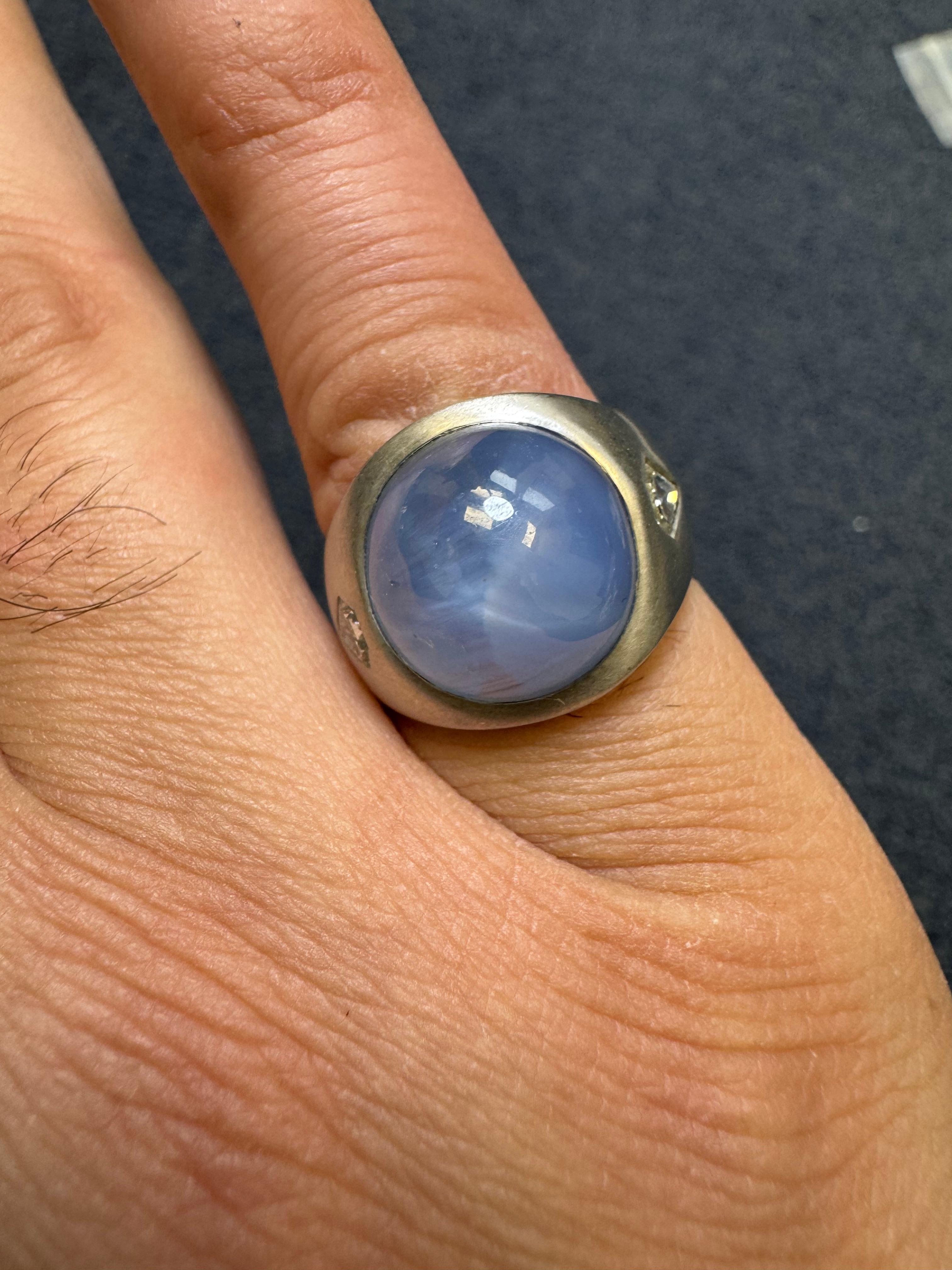 Ring aus 14 Karat Weißgold mit Saphir und Diamant im Angebot 3