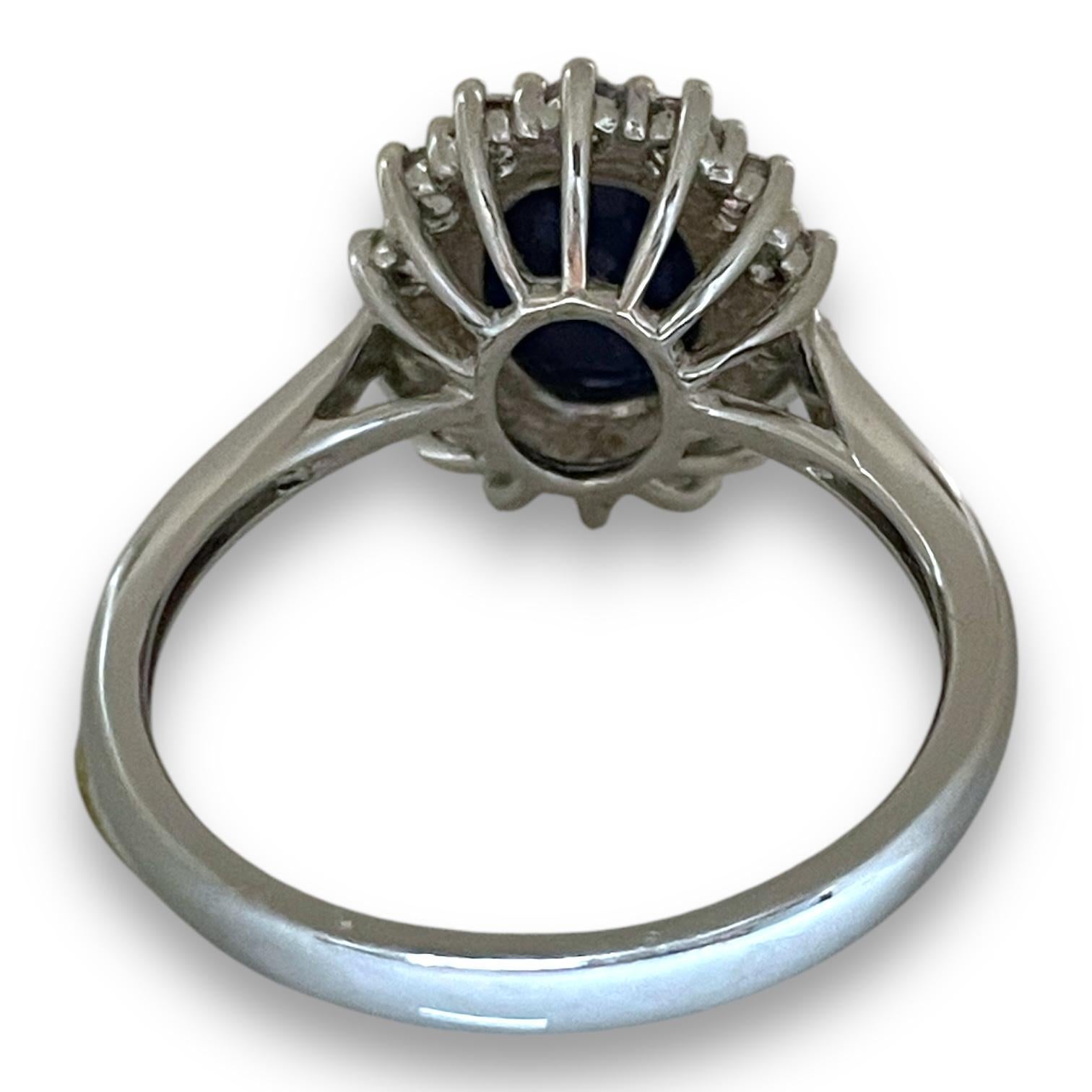 14K White Gold Sapphire and Diamond Sunburst Ring In Excellent Condition In New York, NY