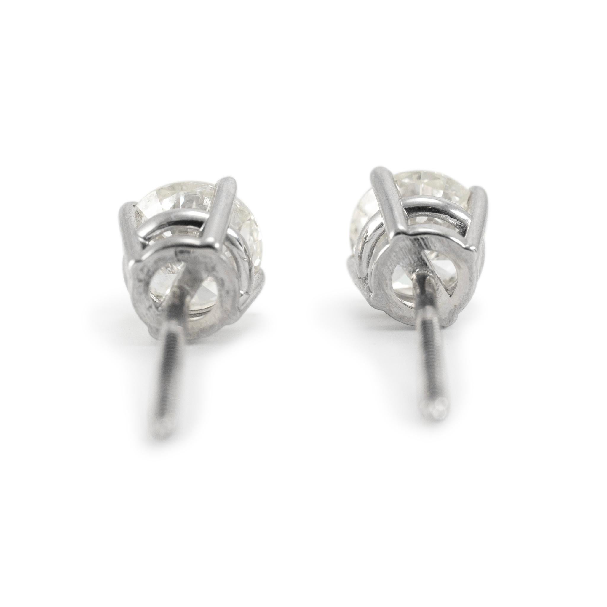 14K White Gold Screw Backs 4-Prong Diamond Stud Earrings In Excellent Condition For Sale In Houston, TX
