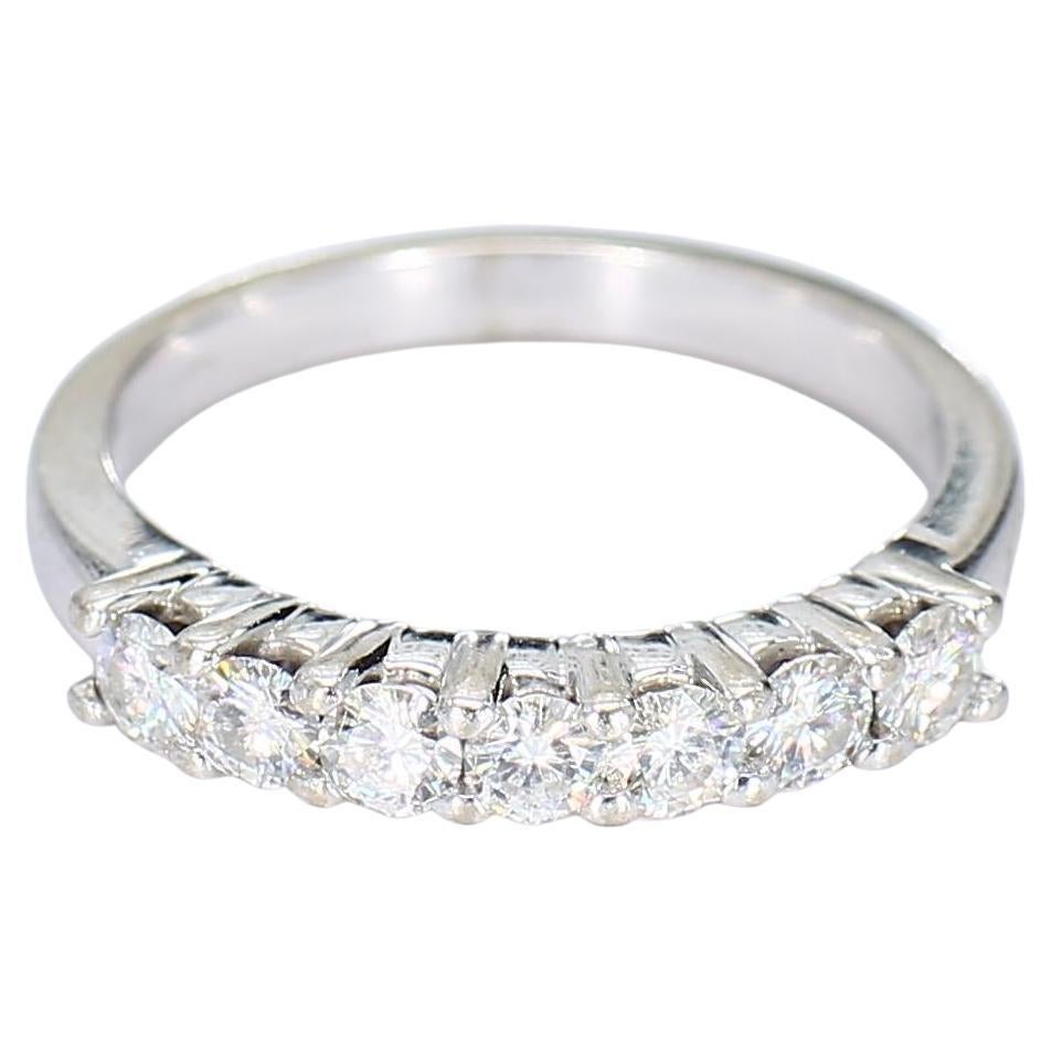 Anello con sette pietre in oro bianco 14k - Misura 7,75 in vendita