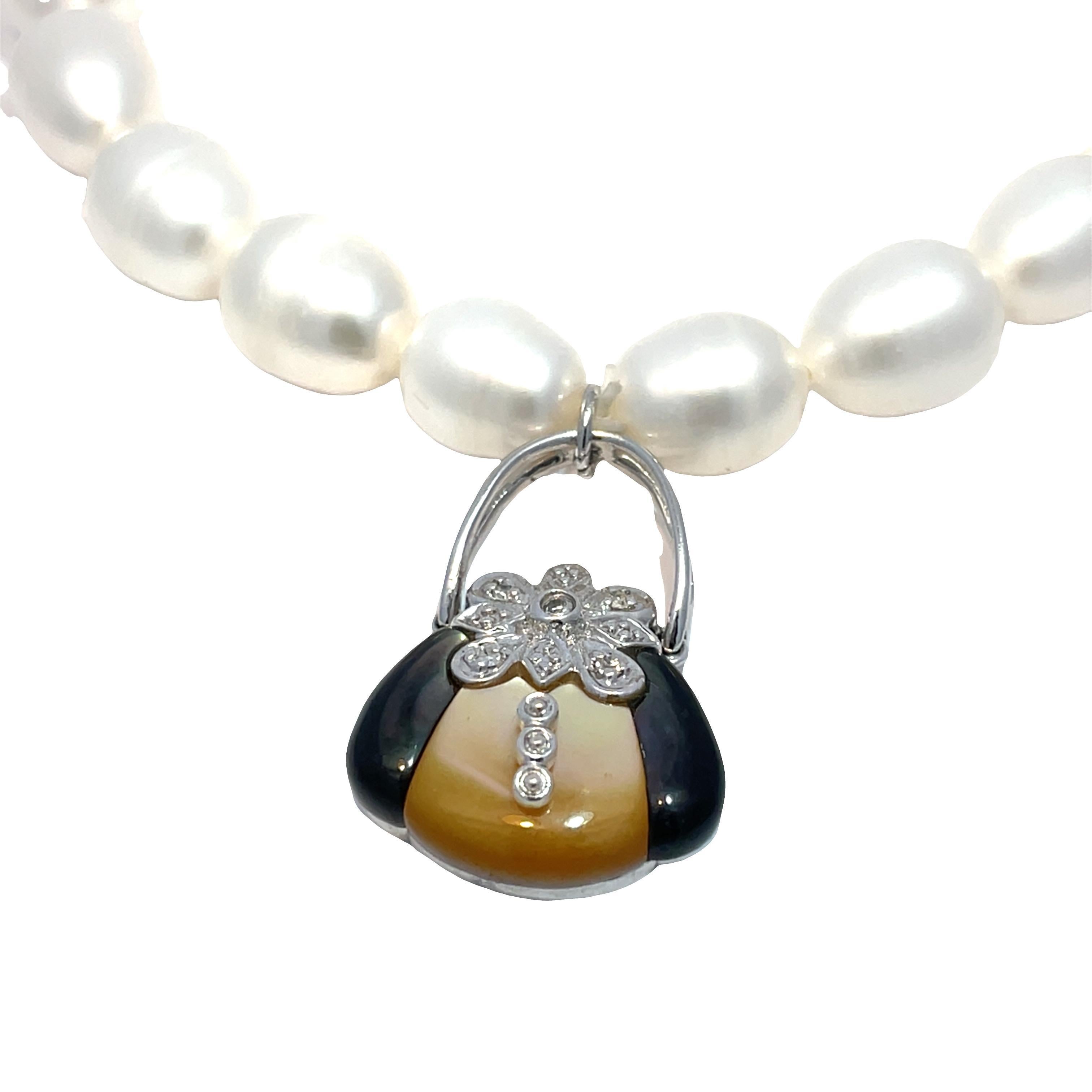 Women's or Men's 14k White Gold Shell, Mother of Pearl & Onyx Bag Charm Pearl Bracelet For Sale