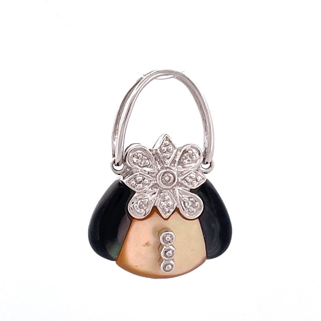 14k White Gold Shell, Mother of Pearl & Onyx Bag Charm Pearl Bracelet For Sale 2